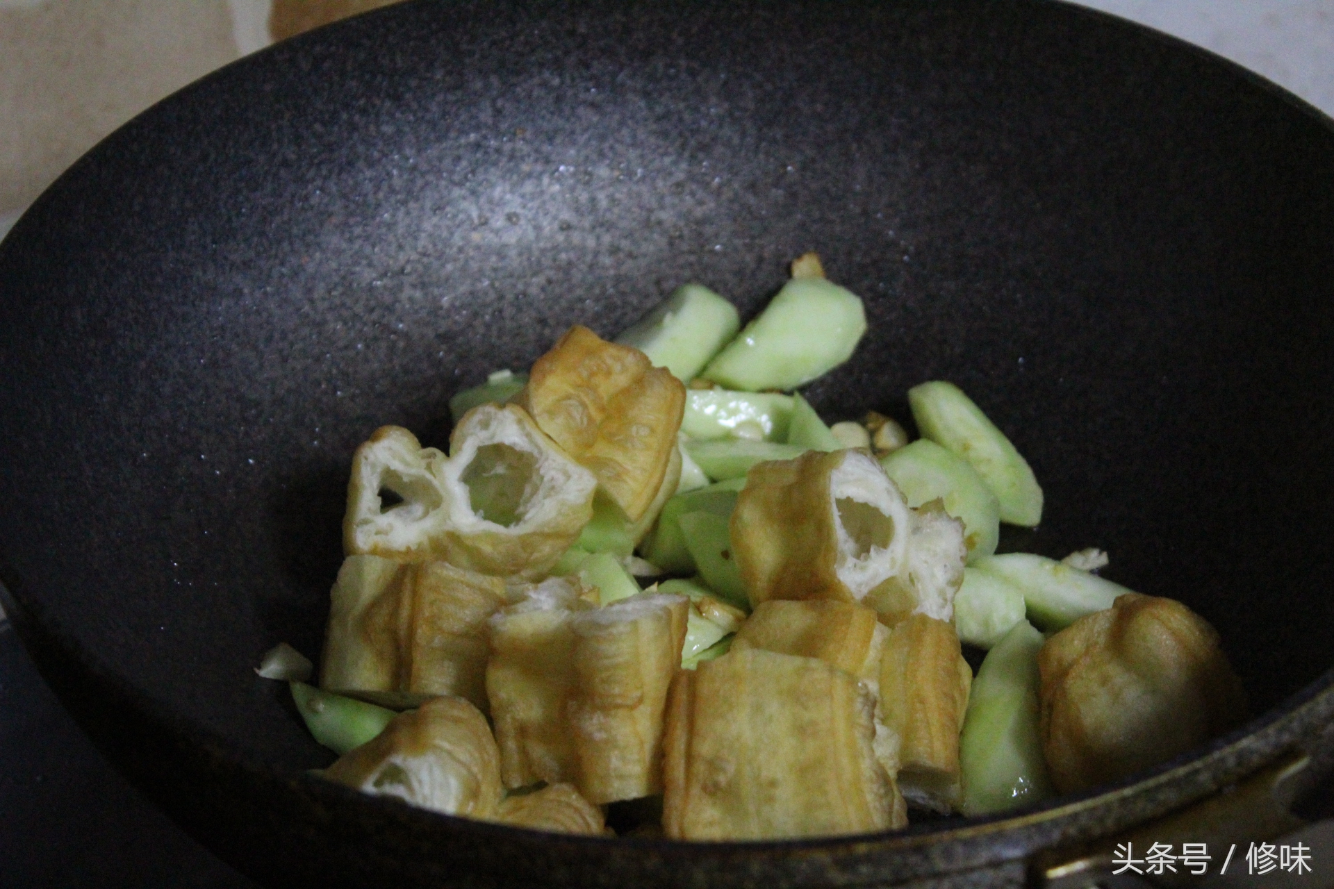 剩下的油条怎么做才能好吃,剩油条怎么做来吃