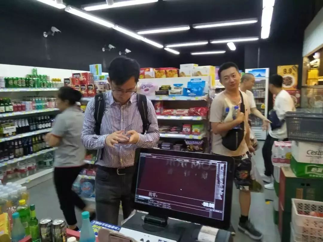 半年流水翻几倍，快来围观90后人生赢家的24小时京东便利店