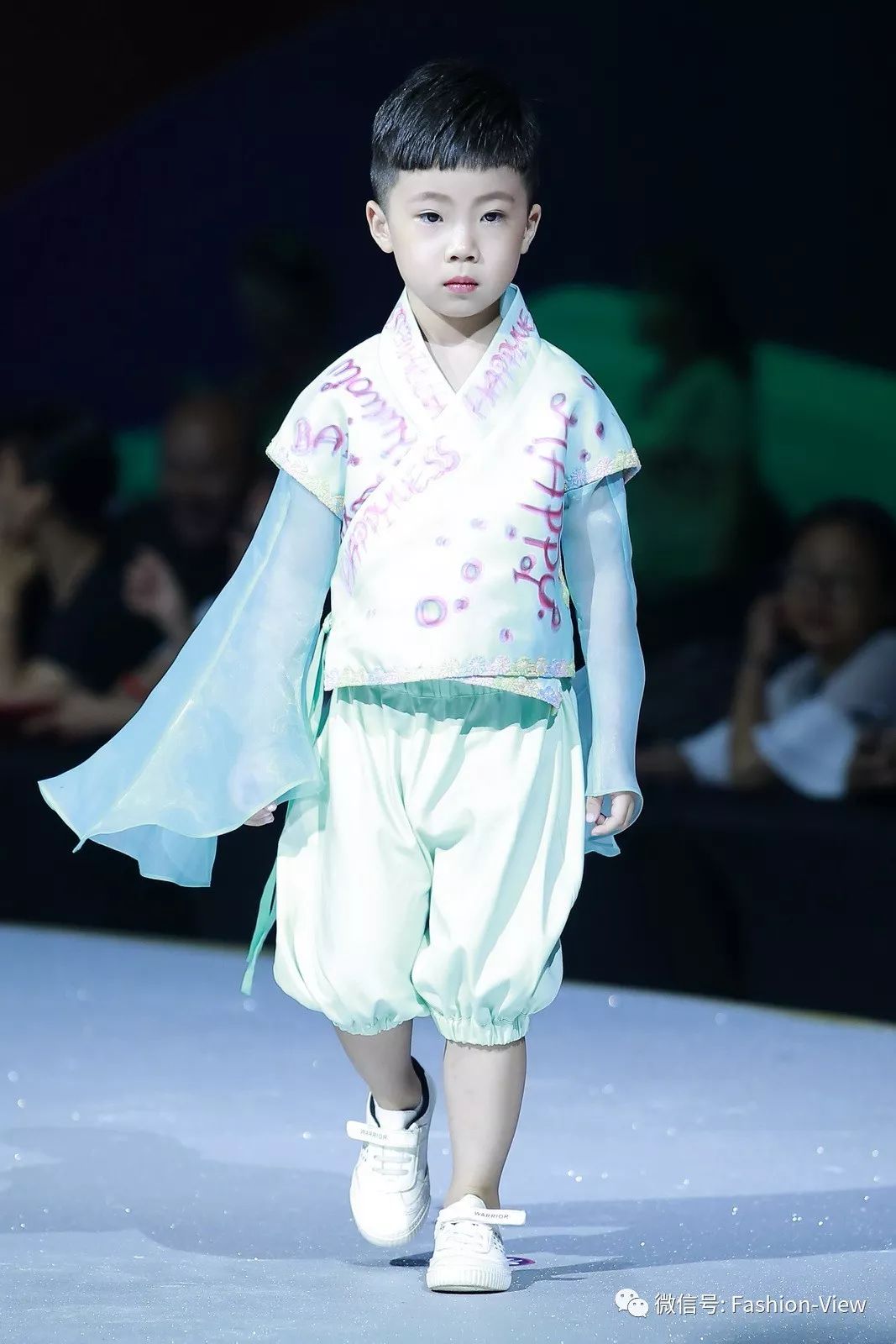 重庆2020国潮少儿时装周,2019重庆国际少儿时尚周启幕