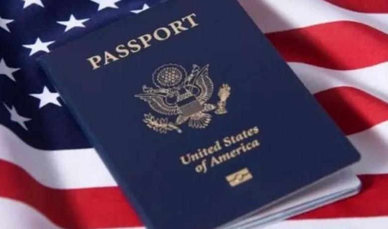 在美国居住7年可以合法拿绿卡吗,美国两年绿卡怎么申请