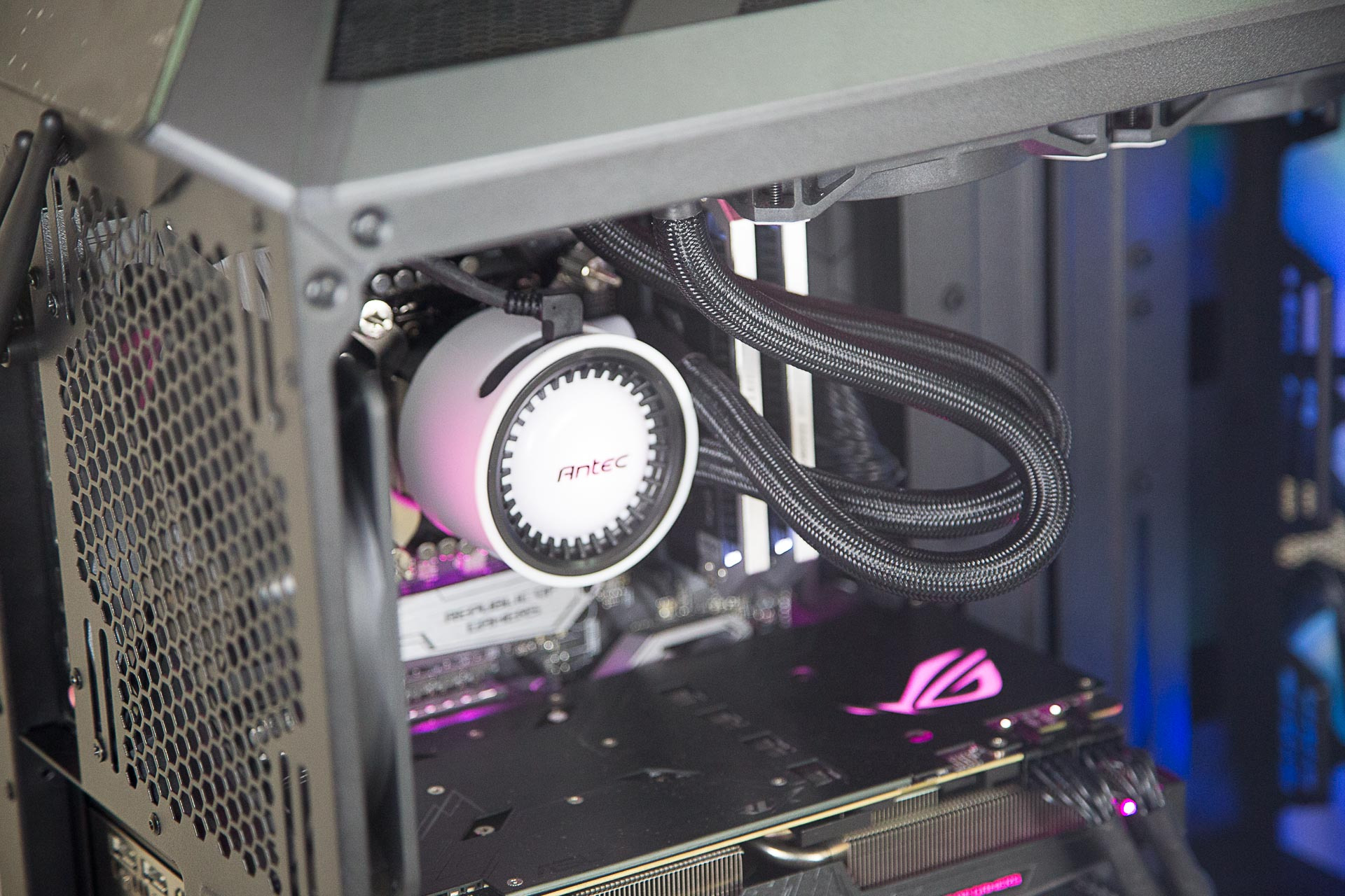 华硕1070ti显卡怎么装,华硕1070ti装机效果