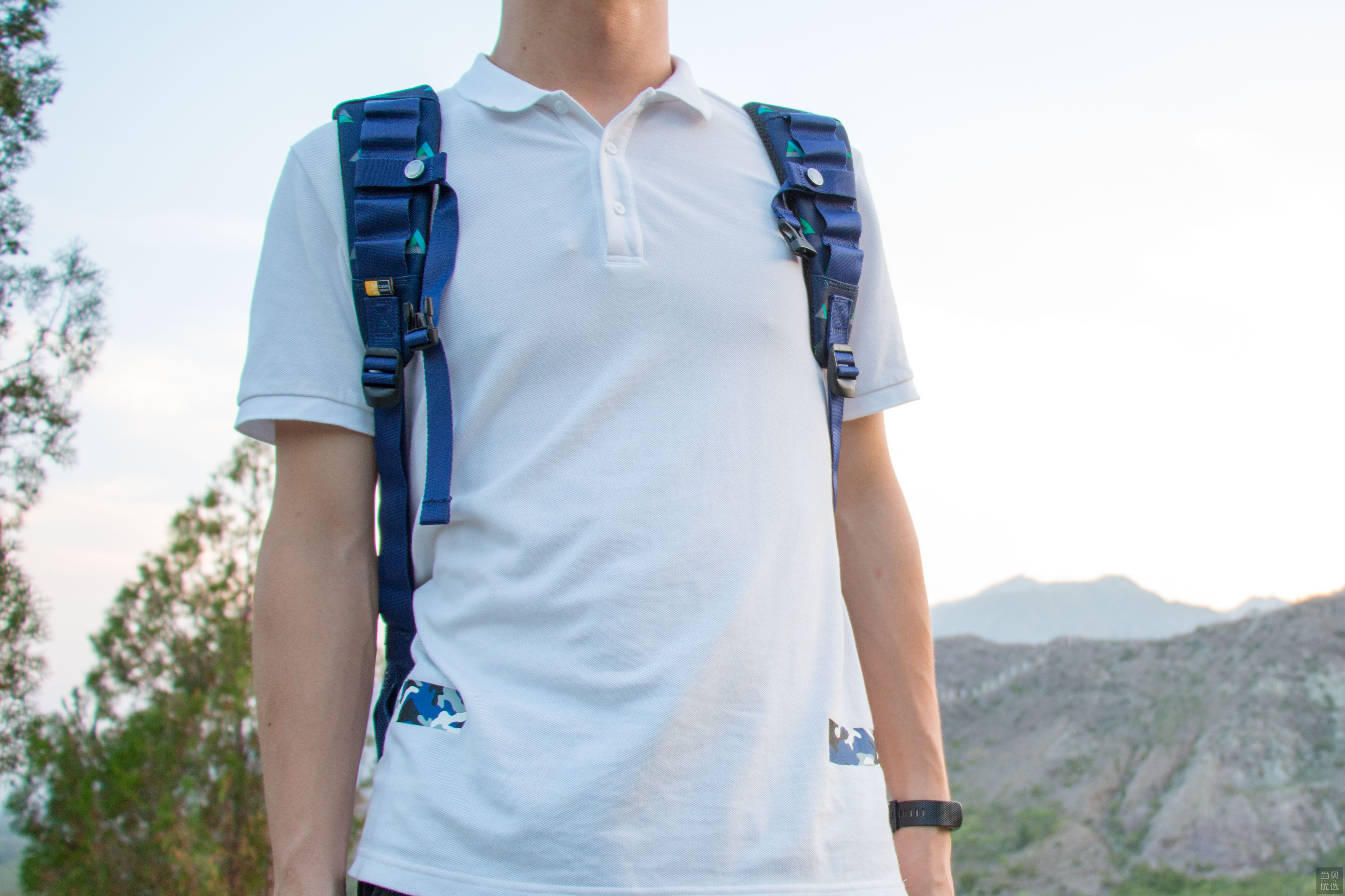 caselogic双肩电脑包防水吗,杰斯伯双肩包测评