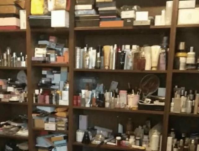 女明星开瓶盖教程,女明星化妆品使用方法