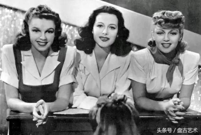 史上第一位全裸的女艺术家，她的智慧比艳照更高明（盘古文化艺术