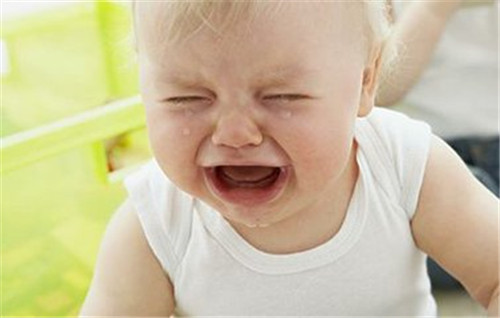 宝宝摔着头怎么判断有问题没,宝宝摔着了怎么处理