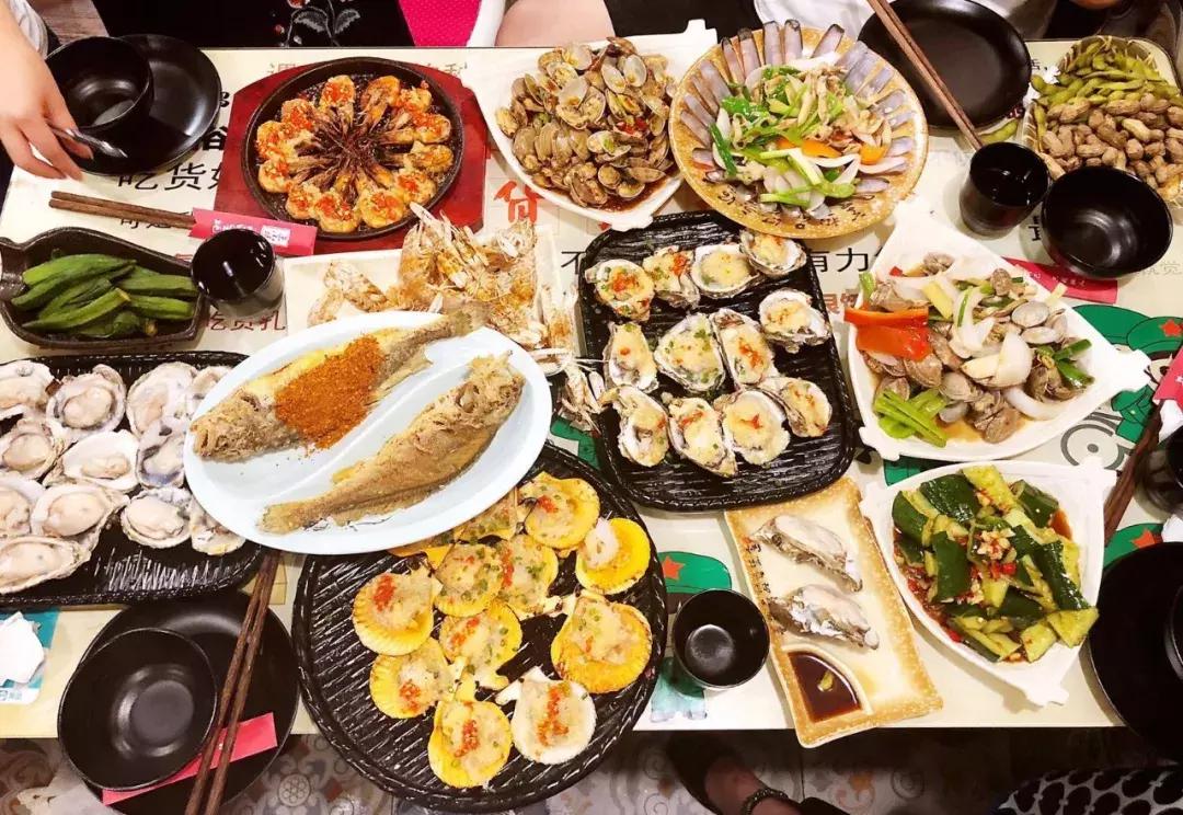 生蚝配什么一起最好吃,情侣吃什么美食比较好