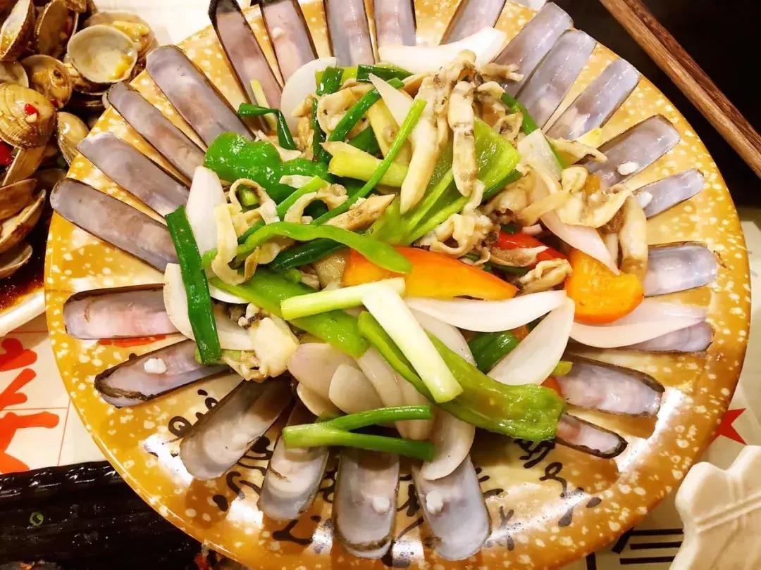 生蚝配什么一起最好吃,情侣吃什么美食比较好