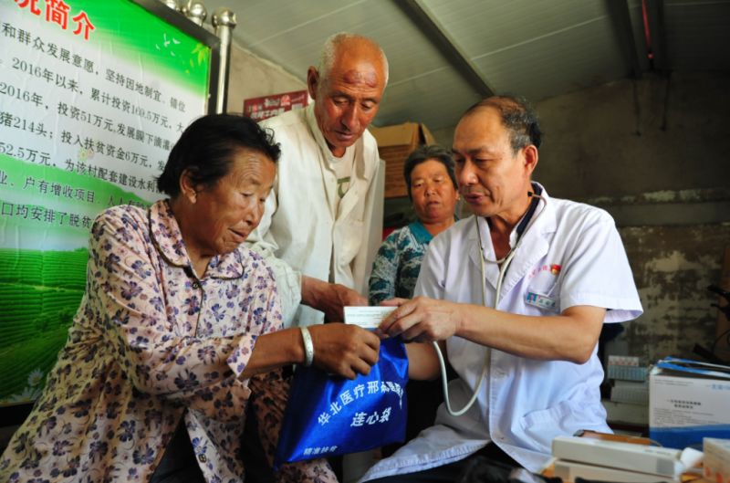 爱心帮扶铺就回归路,爱心团队暖心帮扶