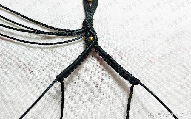 爱心情侣手绳教程视频,情侣手绳编法大全