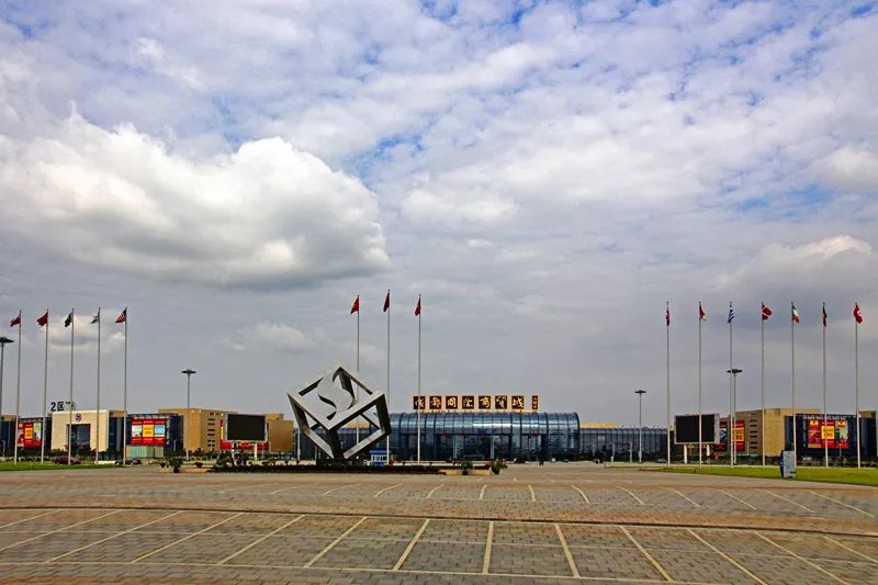 成都的耍家，一代有一代的主场