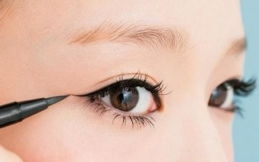 分享最简单的化妆品,分享一个好看的妆容