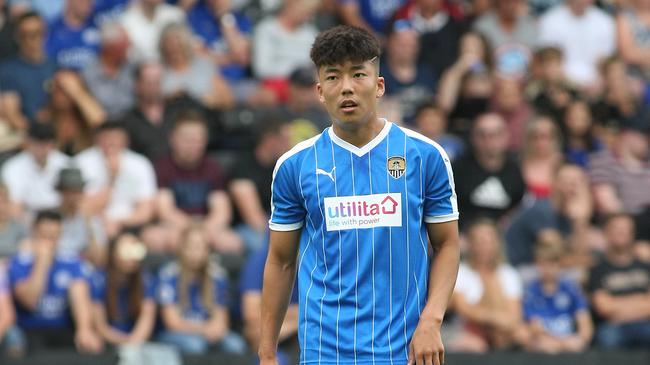 连武磊都没去成，这位毫无名气的17岁小将却登陆英超，到底凭啥