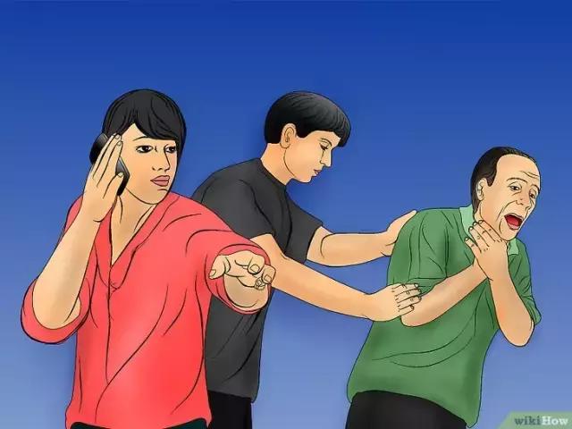 吃东西被噎住的方法叫什么名字,吃东西被噎住自救方法搞笑