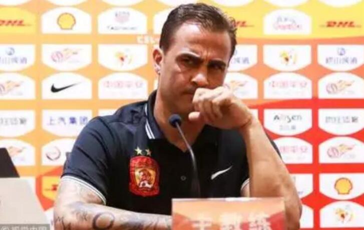 够惨！一场2-3让七冠王再生悬念，45岁少帅给恒大出了一道无解题