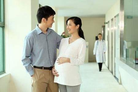 孕妈妈如何避免脐带绕颈等危害,孕期脐带绕颈的正确方法