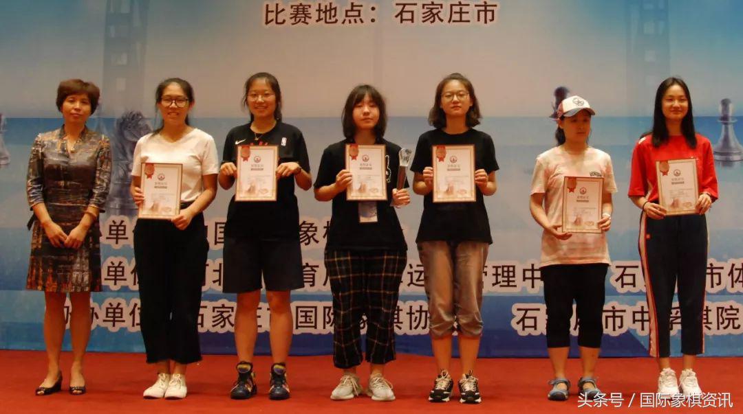 2015团体锦标赛羽生结弦颁奖,20届全国青少年锦标赛