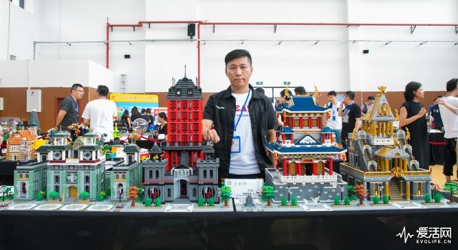 齐聚百名玩家的乐高作品展看高手们拼出一个未来世界