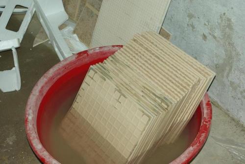 客厅地砖卧室地板如何施工,家装地砖的施工工艺和标准