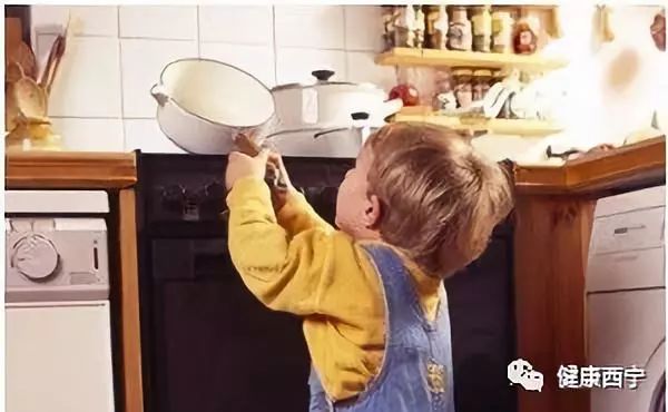 「健康教育」烫伤后别用“土方法”