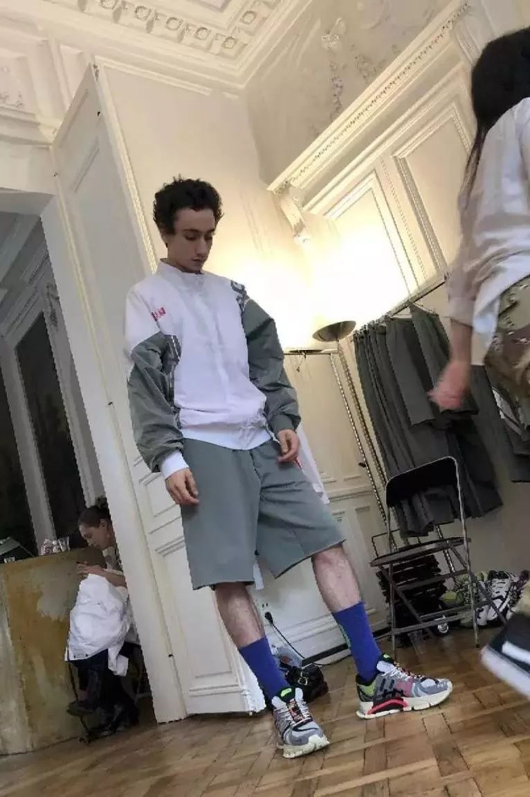 “鞋子不好买了，连FAKE水平也更高了”｜李宁的老鞋迷们