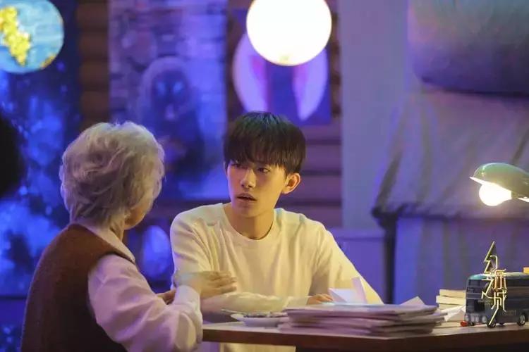 tfboys六周年介绍完整版,tfboys五周年花海