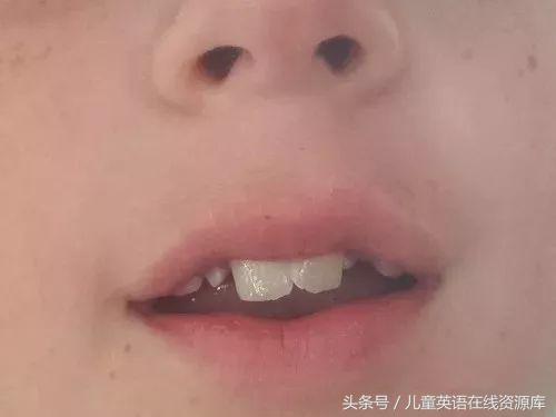 为什么有的孩子字母左右写反,孩子字总是反着写