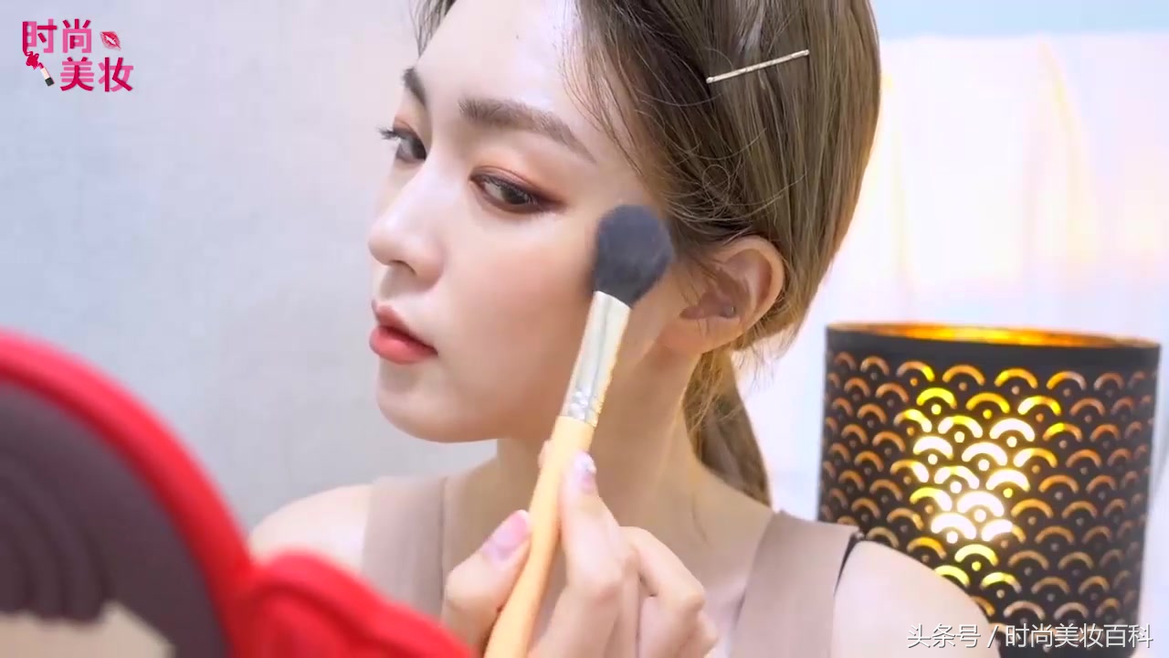 日常化妆的美妆教程,自然妆的正确化妆方法不脱妆