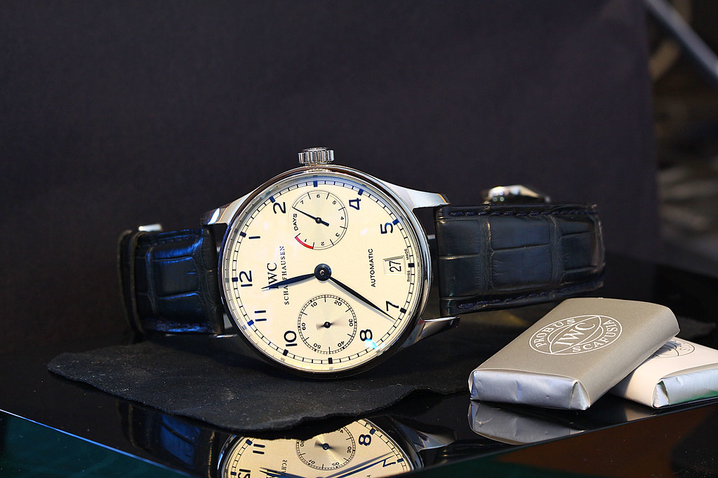 高仿表可以鉴别出真假吗,鉴定真假表要拆机不