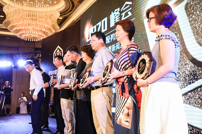 墙饰崛起健康先行｜瑞宝壁纸，以科技创新推动软装行业绿色发展