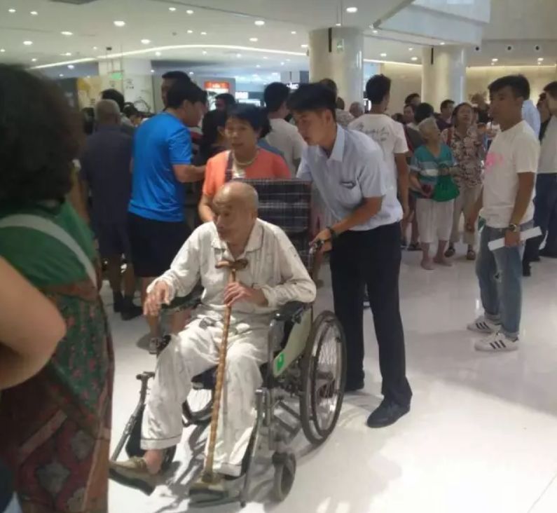 这个三线城市的“传奇”卖场，开一家火一家，服务水平超日本！