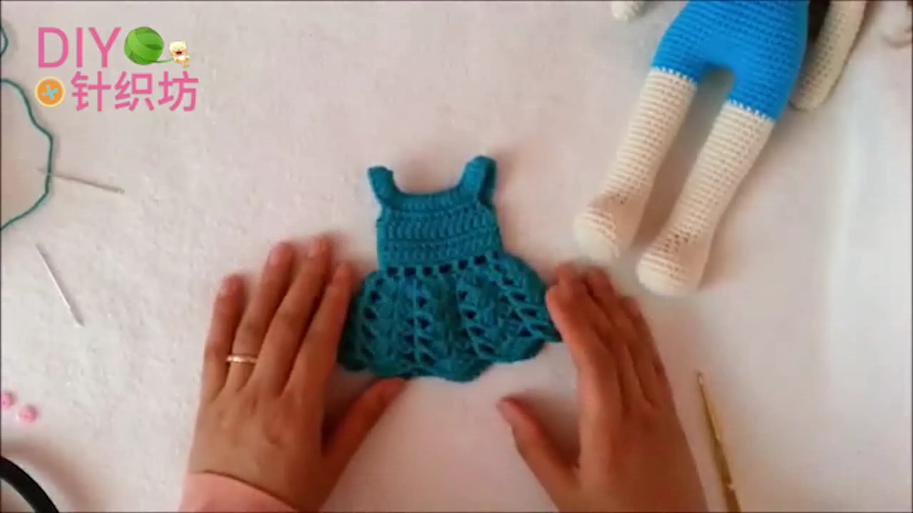 针织连衣裙宝宝勾织教程,娃娃针织连衣裙编织视频