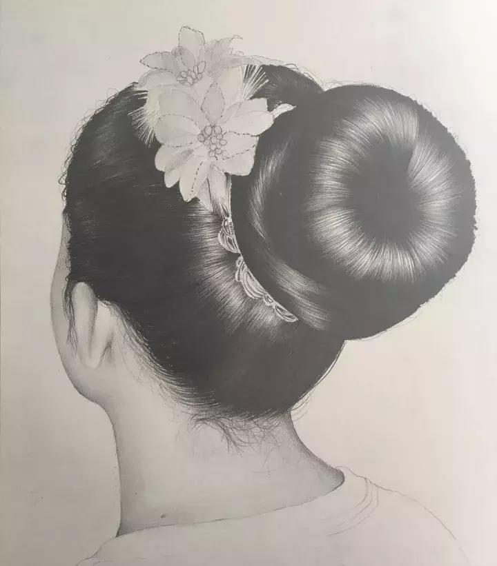 柔顺的长发很容易引人遐想，一起来看看画师笔下的头发如何表现