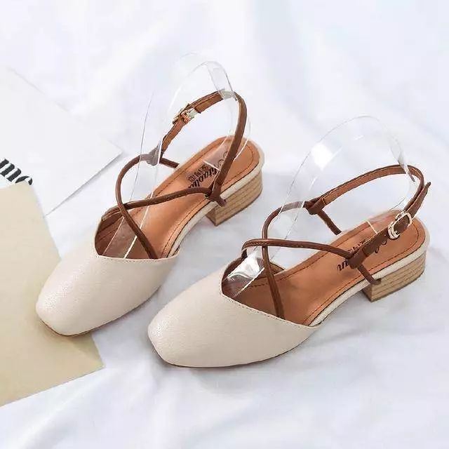 女人穿小白鞋的忌讳,奶奶鞋怎么穿好看又耐穿