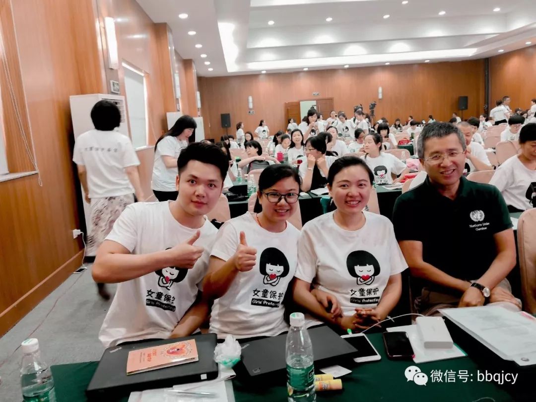 一切的努力只为了孩子的笑容,愿每一个努力的孩子都被温柔以待