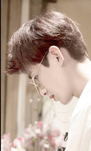 眼镜杀斯文败类男明星,帅气的男明星眼睛杀