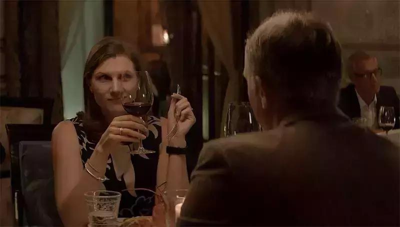 一部俄罗斯电影《无爱可诉》，妈妈，你花2块钱买一个避孕套吧！