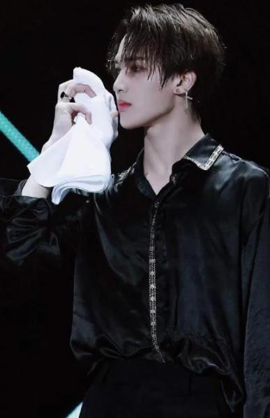 ninepercent人间仙子朱正廷跳舞,朱正廷完美神颜和绝美身材