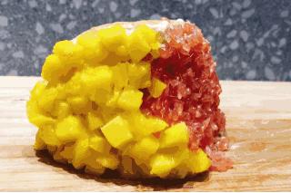 魔都“乳酪包扛霸子”首现淄博！排队挤爆万象汇！