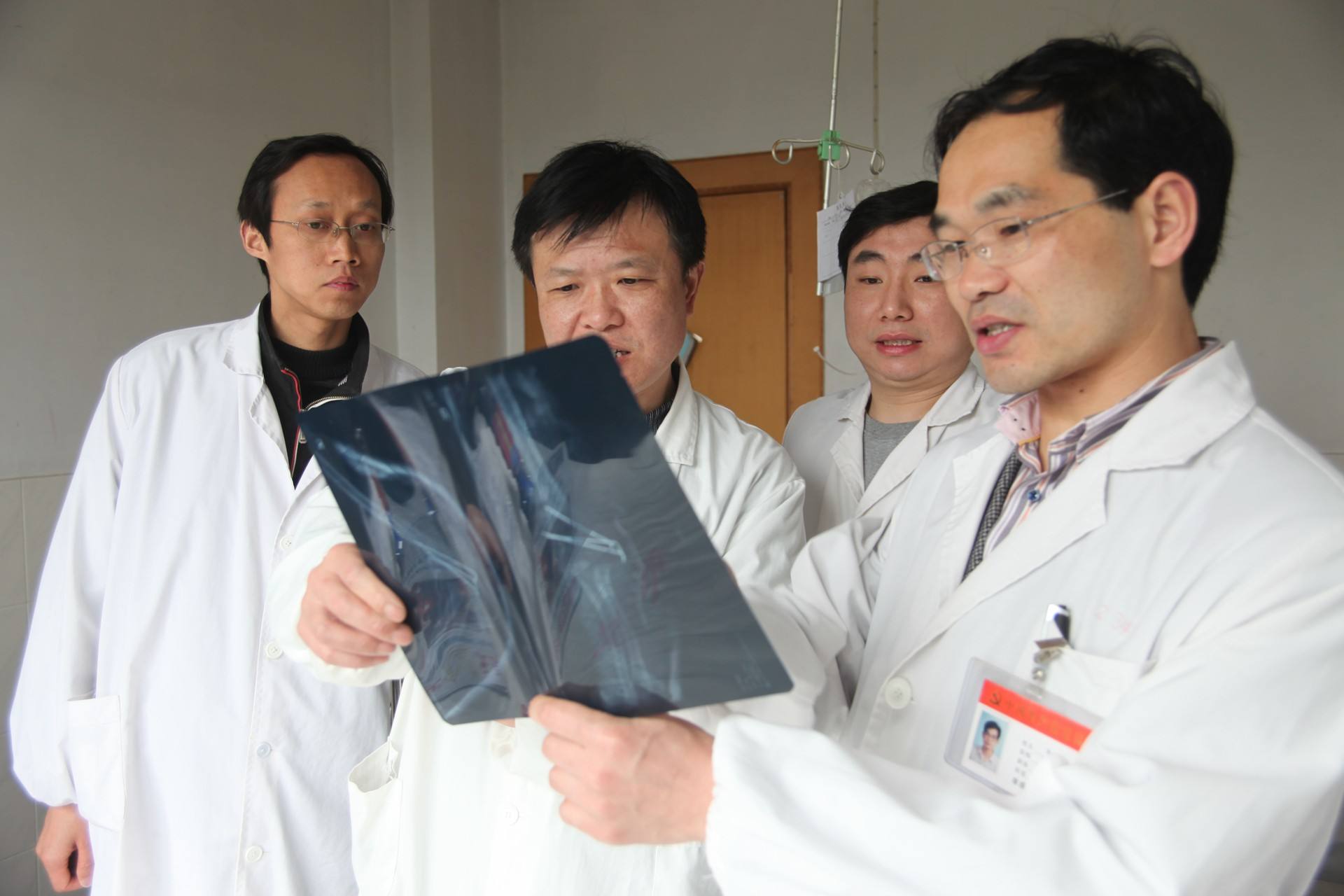 骨科术后渗液处理,骨科术后水肿会持续多长时间