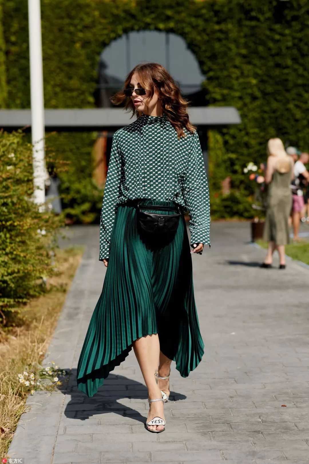 5折清仓的衣服,5折清仓的衣服值得买吗