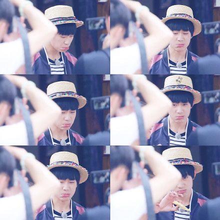 易烊千玺17岁生日会粉丝祝福,易烊千玺工作室准备生日惊喜