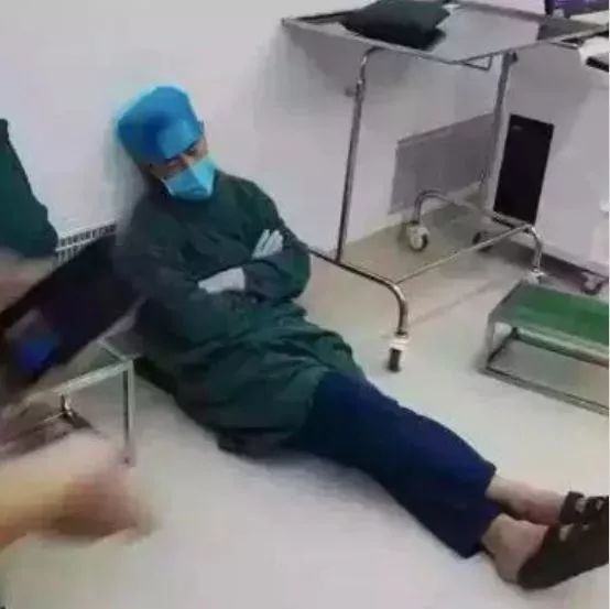 连续在岗33小时,已经连续工作了36个小时了没休息