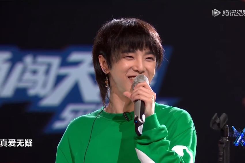 明日之子田燚杨超越赛后采访,明日之子华晨宇杨超越