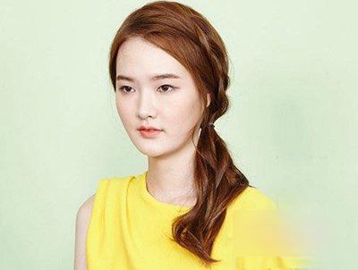 扭一扭发型怎么扎,扭一扭就扎好的辫子