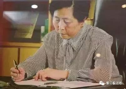 她被称中国第一美女身价过亿,老干妈一年卖出六亿瓶