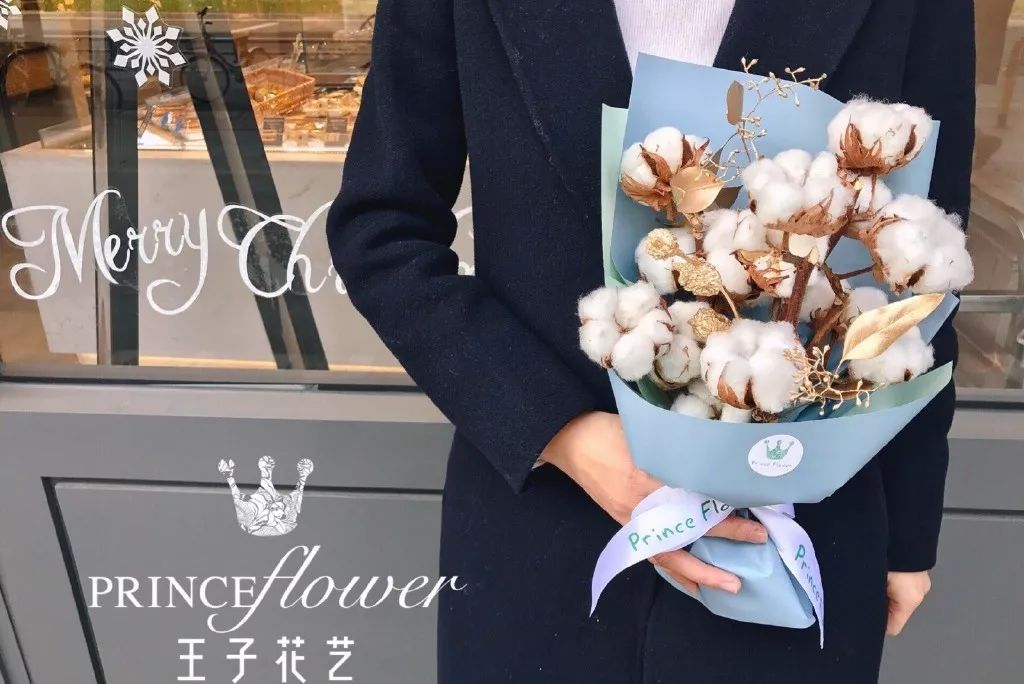 找一个关于roseonly花店的视频,roseonly花店的风格