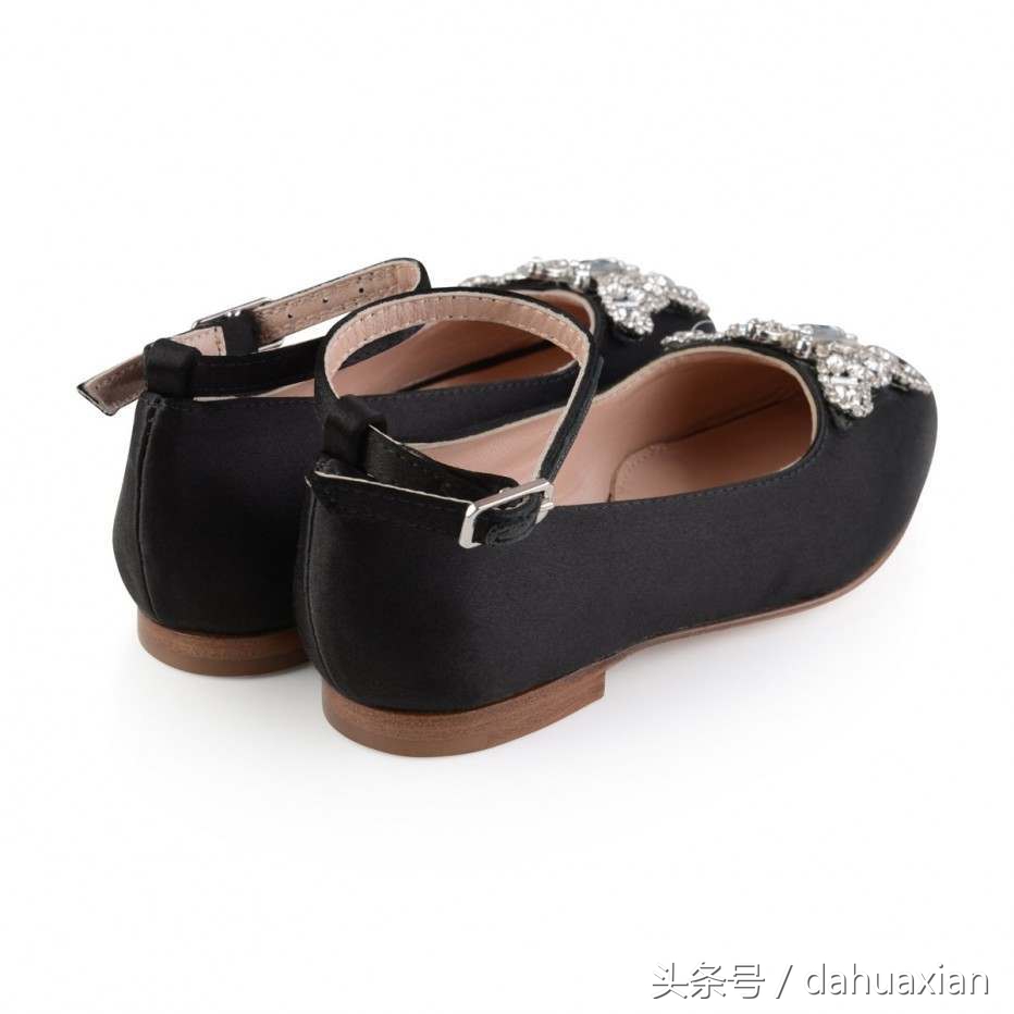 拥有纯正英伦血统的ArunaSeth名牌鞋，童鞋产品款式