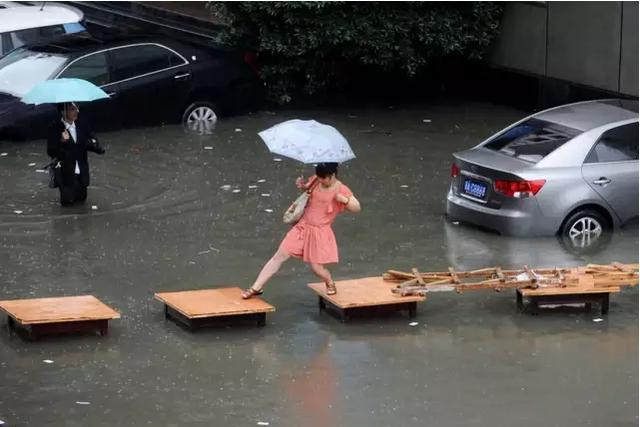 台风内涝主要前兆,台风暴雨后被淹了怎么办