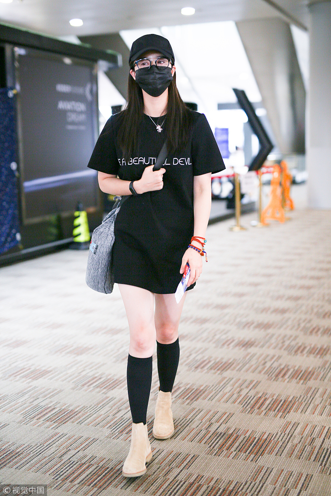 初秋穿衣“腿精”有套路下衣失踪学生袜帮你远离老寒腿