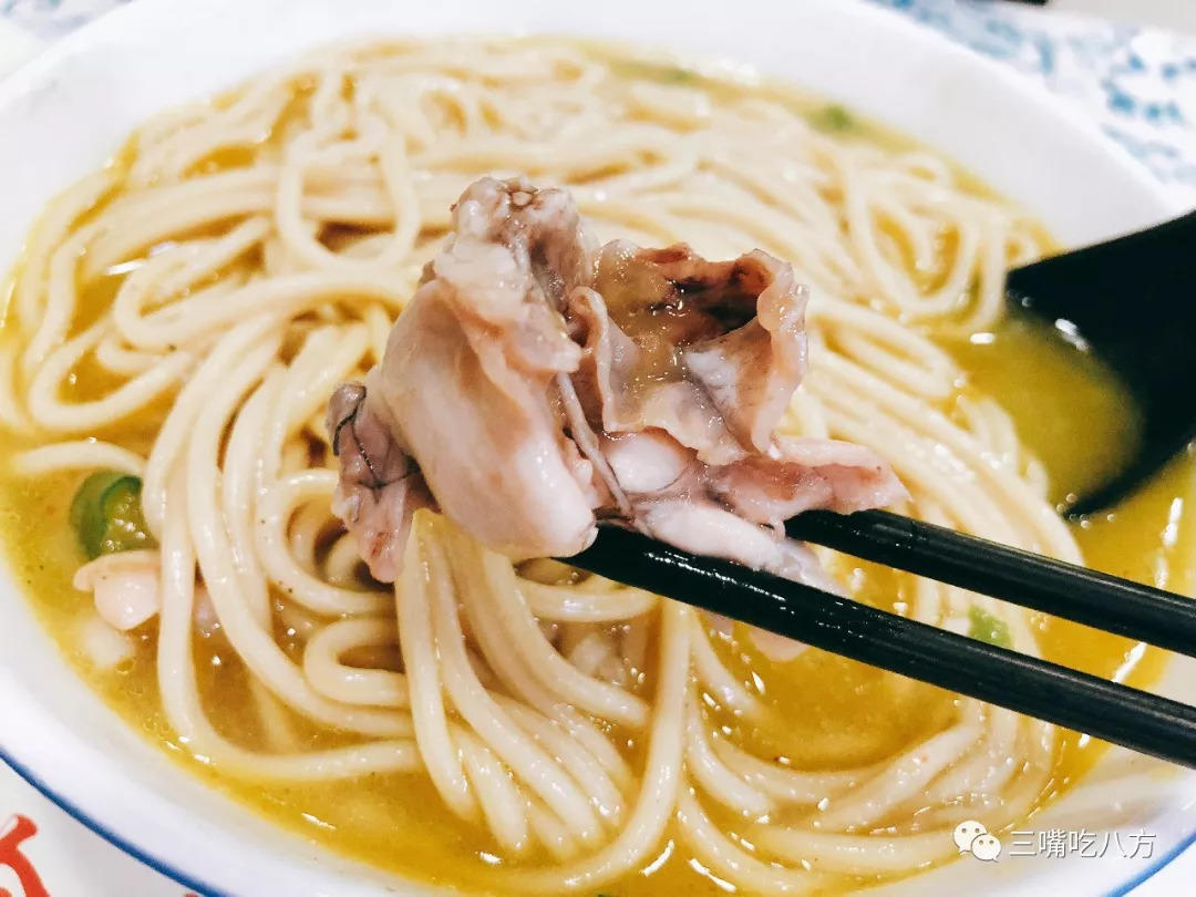 当年要是我没去批发美容美发产品，现在哪里还有小杨生煎的机会！